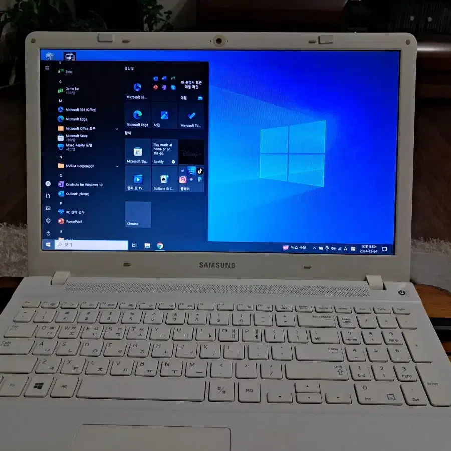 삼성 15.6" 노트북 8GB, SSD128GB, WINDOW10