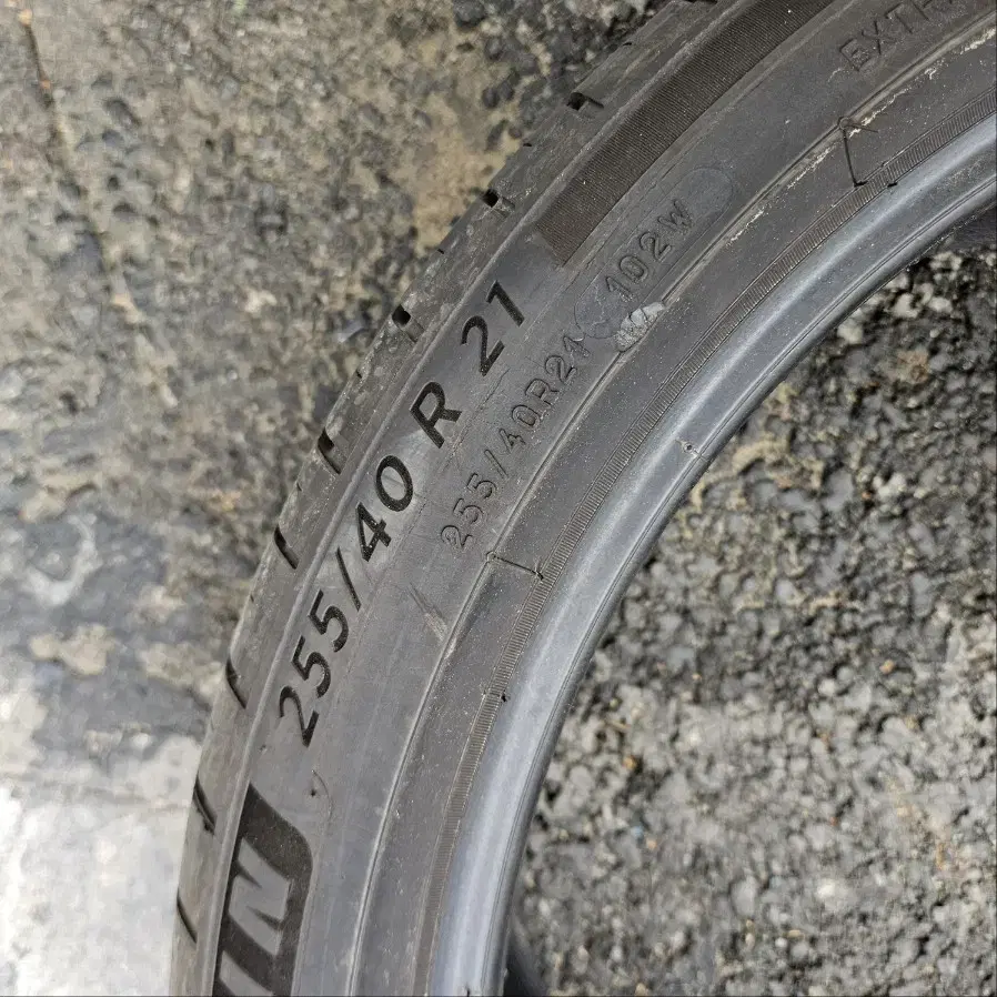 중고 미쉐린 255/40R21 & 2554021 타이어 4개