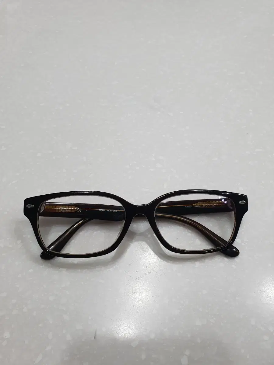 레이벤 안경태 (Ray ban RB5222 5041J) 처분합니다