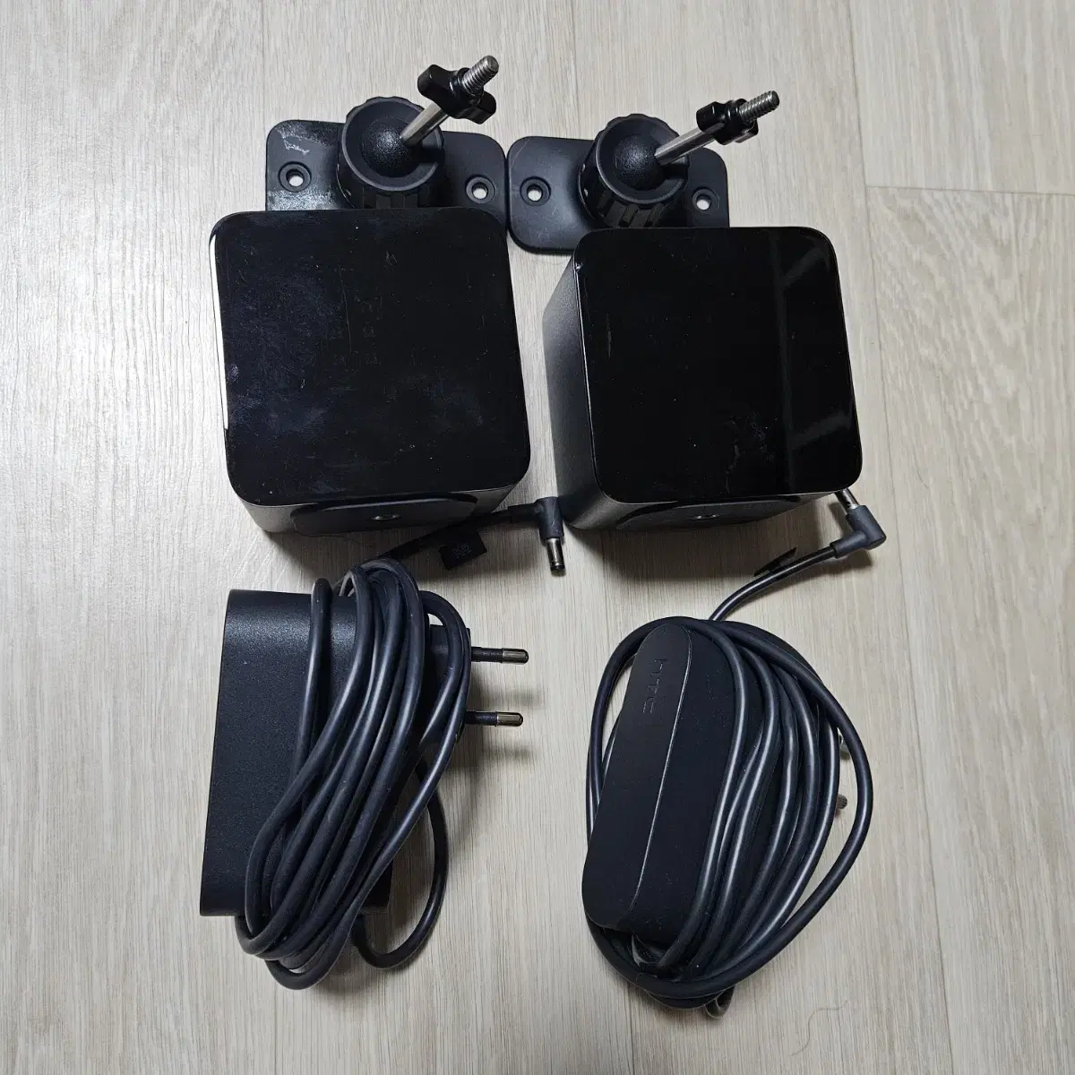 2 x HTC VIVE Vibe Base Station 1.0