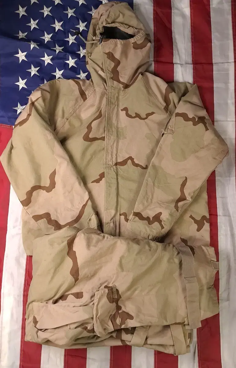 Original US Army Desert Tricolor Chemical Rescue Suit Set