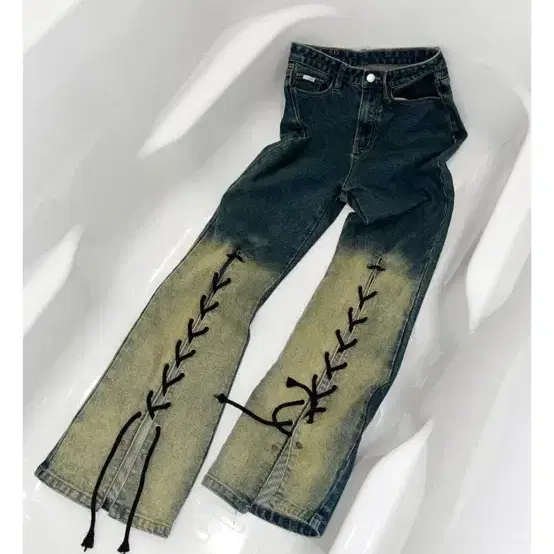 김아홉 9 jeans 아일릿 부츠컷 팬츠