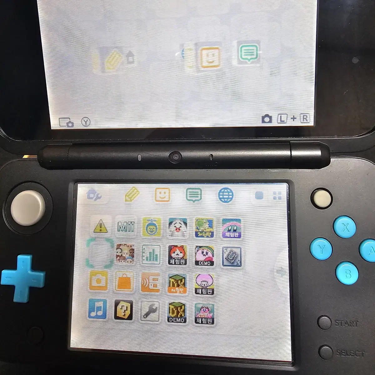 닌텐도 2DS XL 블랙 터콰이즈 박셋 팝니다!