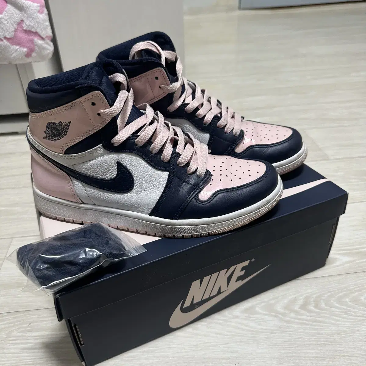 Jordan 1 High Atmosphere Bubblegum 240