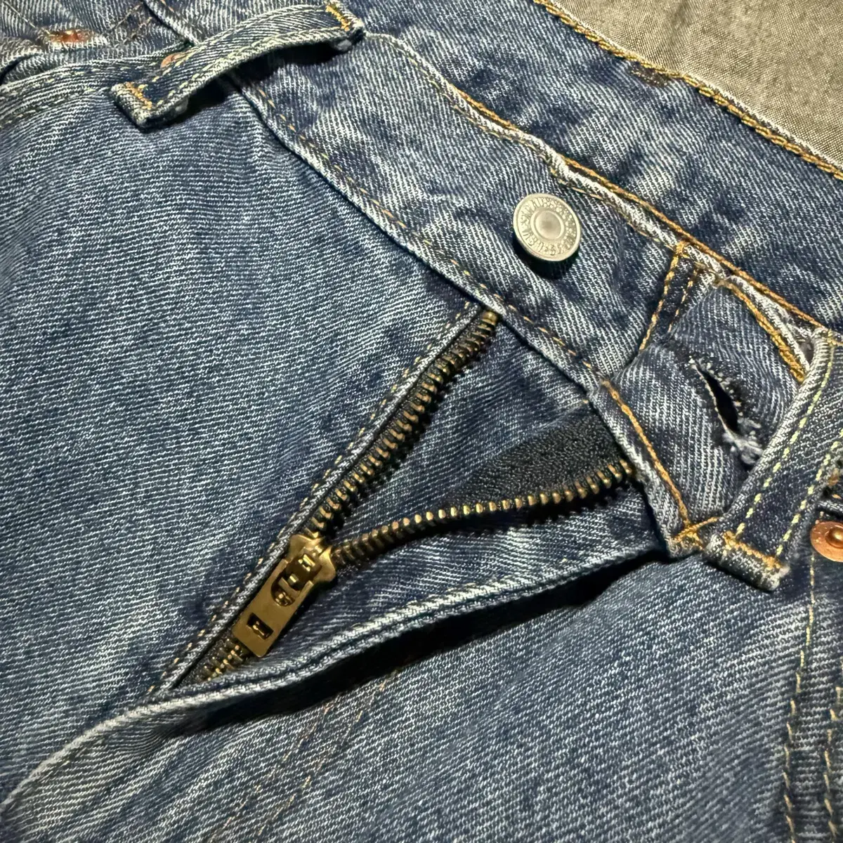 LEVIS 550 Pants Sz 38X32