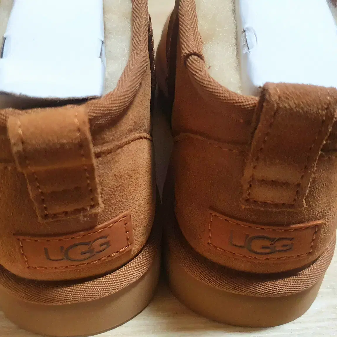 미국 어그 UGG 클래식 울트라 미니 새상품 판매합니다