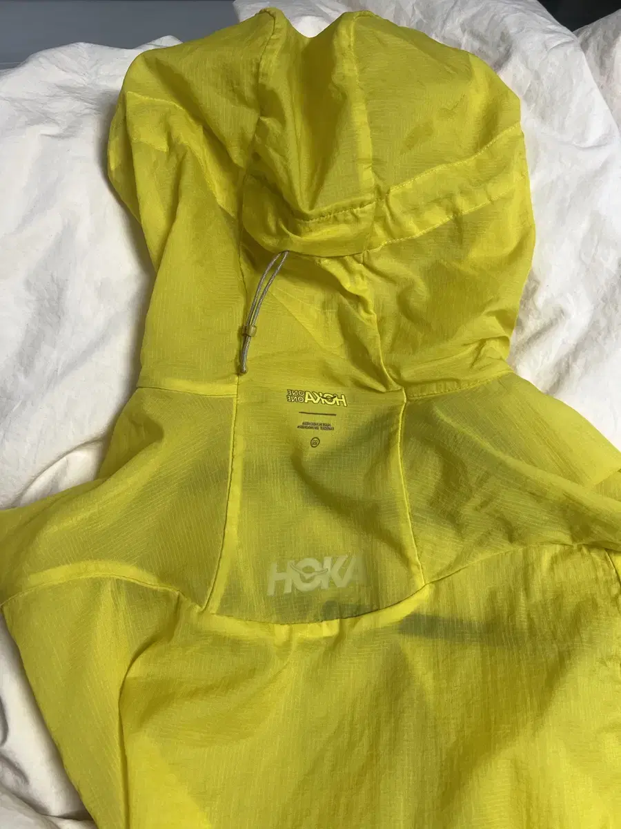 Hoka skyflow jakcet yellow호카 스카이플로우 러닝자켓