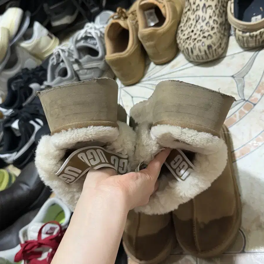 ugg 어그 펀케트 슬라이드 체스트넛 39