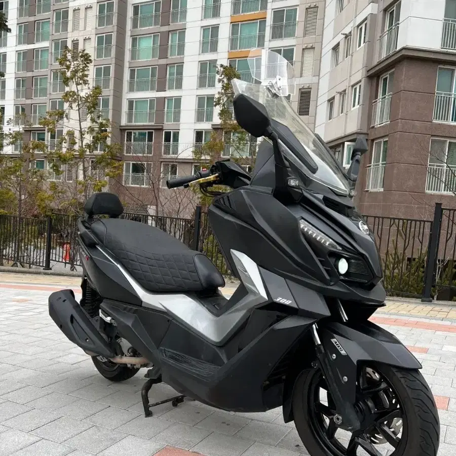 22년식 크루심알파300 팝니다. xmax 포르자 보이져 pcx nmax