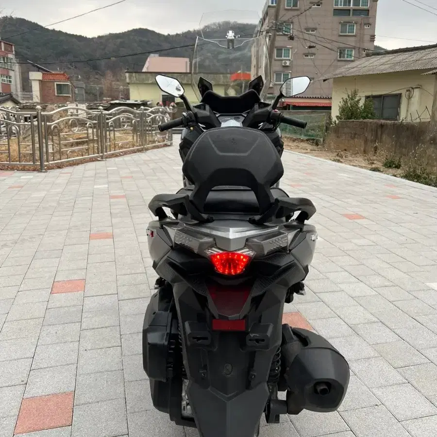 22년식 크루심알파300 팝니다. xmax 포르자 보이져 pcx nmax