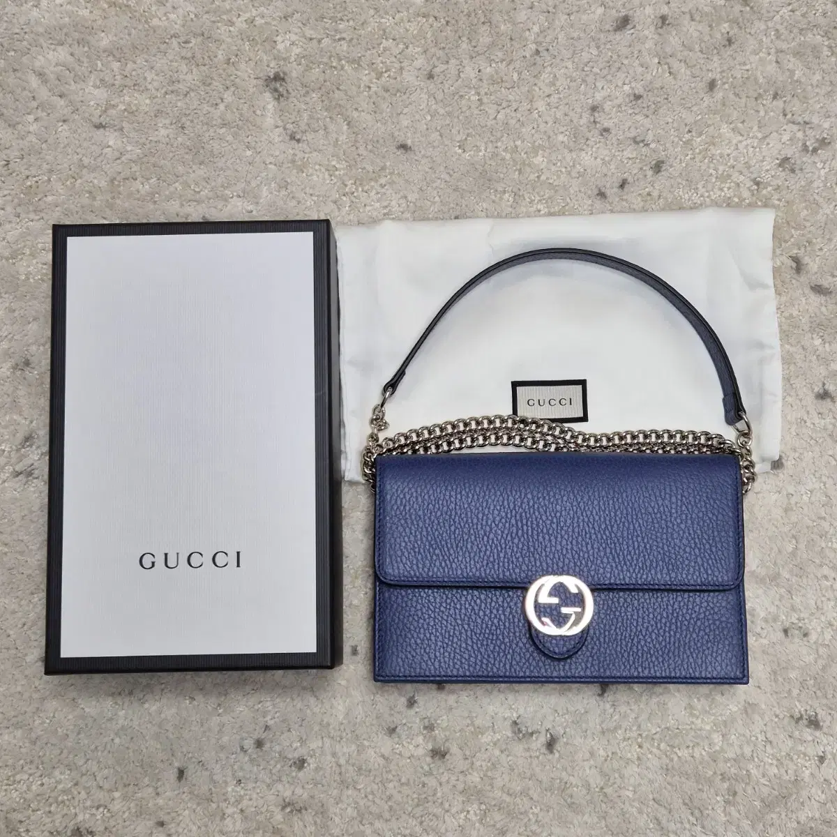 구찌(GUCCI) 인터로킹 체인백 블루