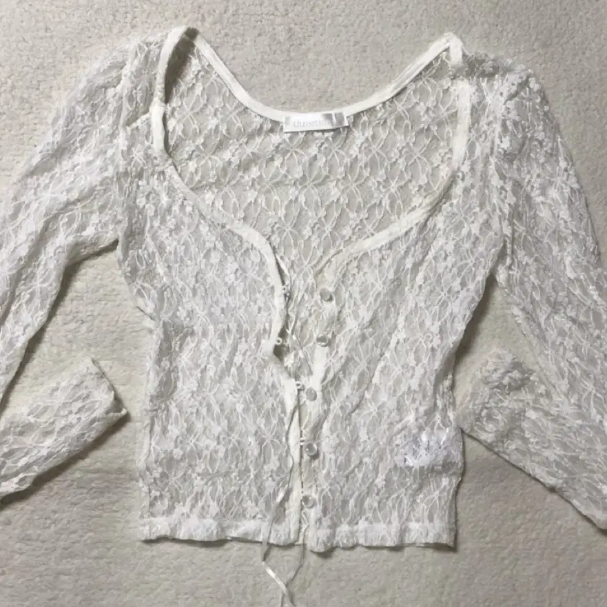 threetimes 쓰리타임즈 Romantic lace cardigan