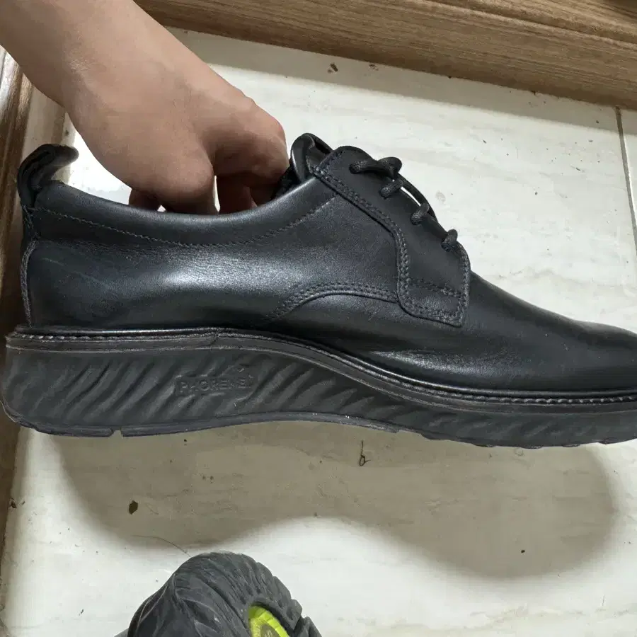 ECCO St. 1 Hybrid Gore-Tex Derby 255 사이즈