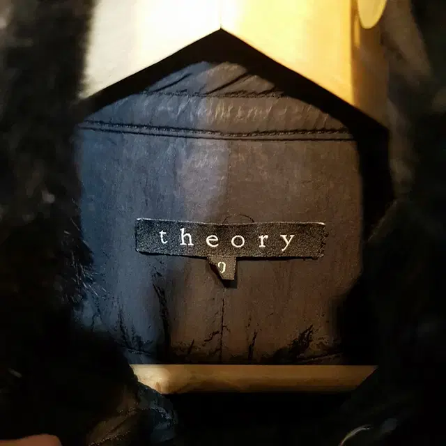 theory 띠어리 하프 패딩 자켓 블랙