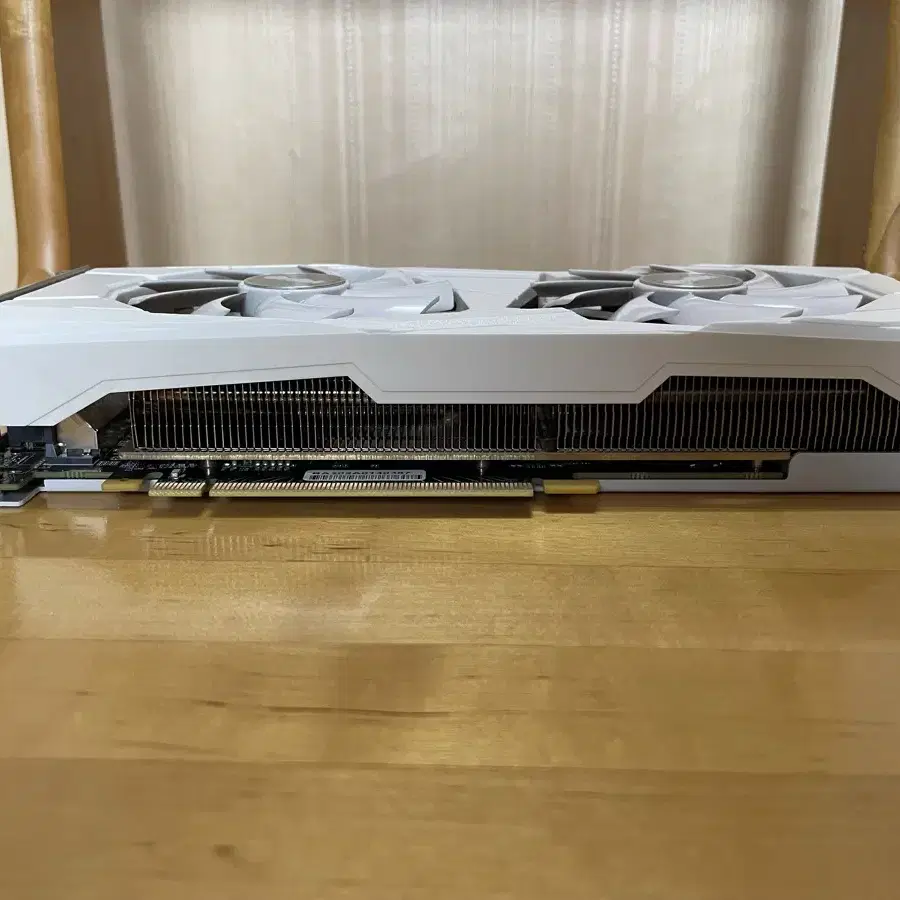 화이트 그래픽카드 1660ti 팔아요