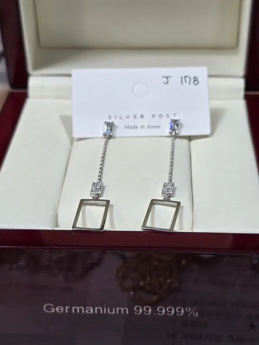 New Arrivals Cube Set Silver Needle Earrings