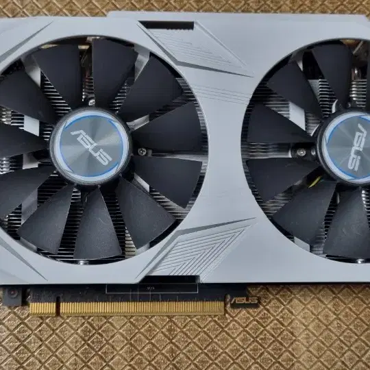 ASUS GTX1060 3GB 화이트 그래픽카드