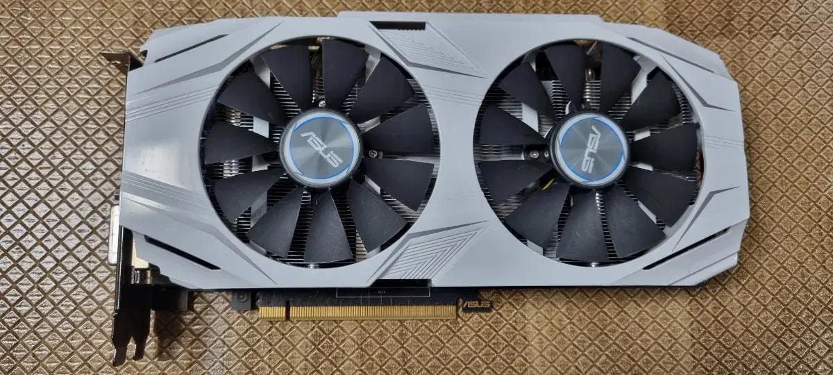 ASUS GTX1060 3GB 화이트 그래픽카드