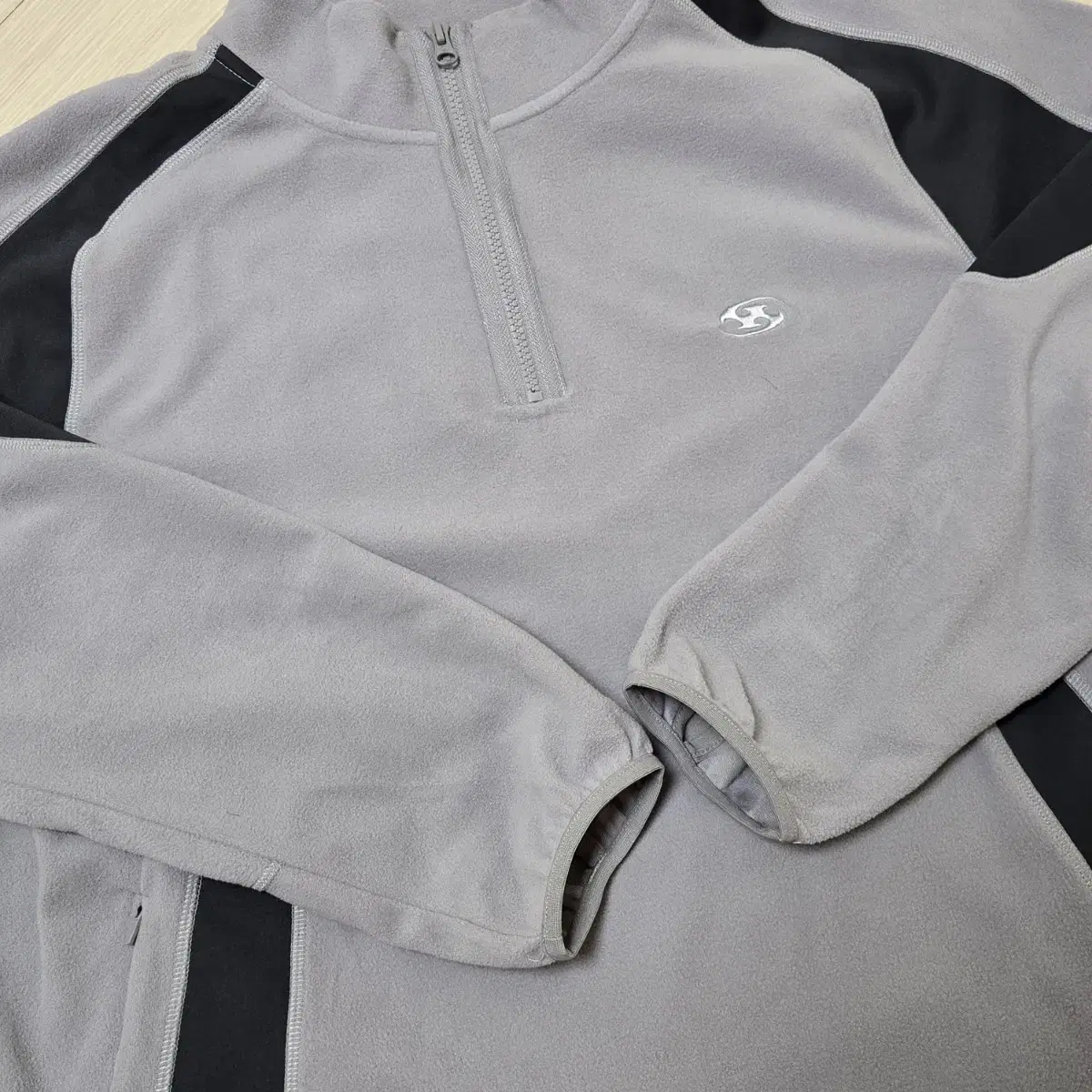 [4] 산산기어 HALF ZIP-UP FLEECE [GREY]