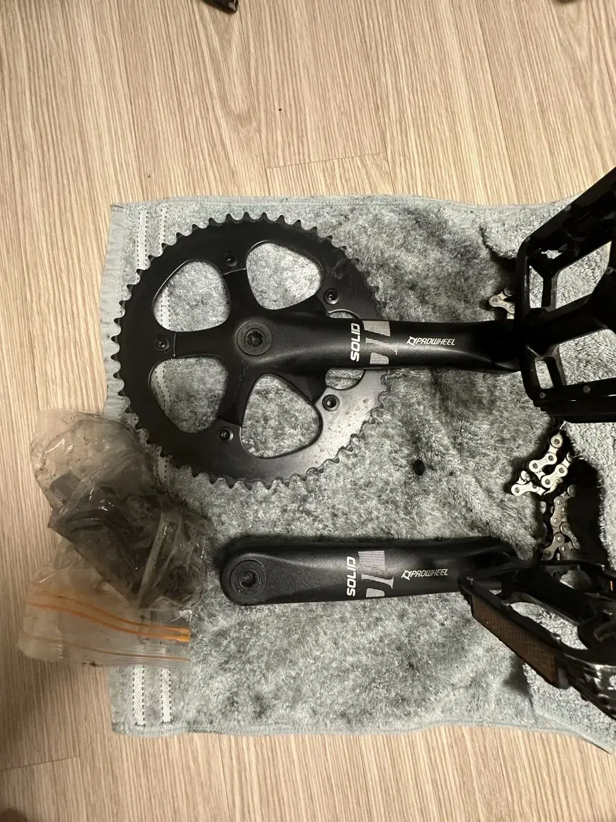 Solid crankset sell Bibi, with pedals Engine11 CSC Constantine