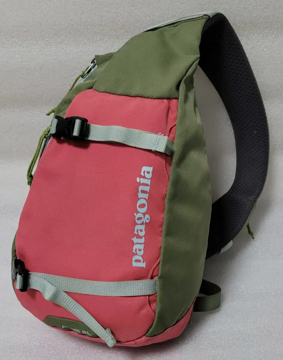 파타고니아 patagonia Atom Sling Bag 슬링백 8리터