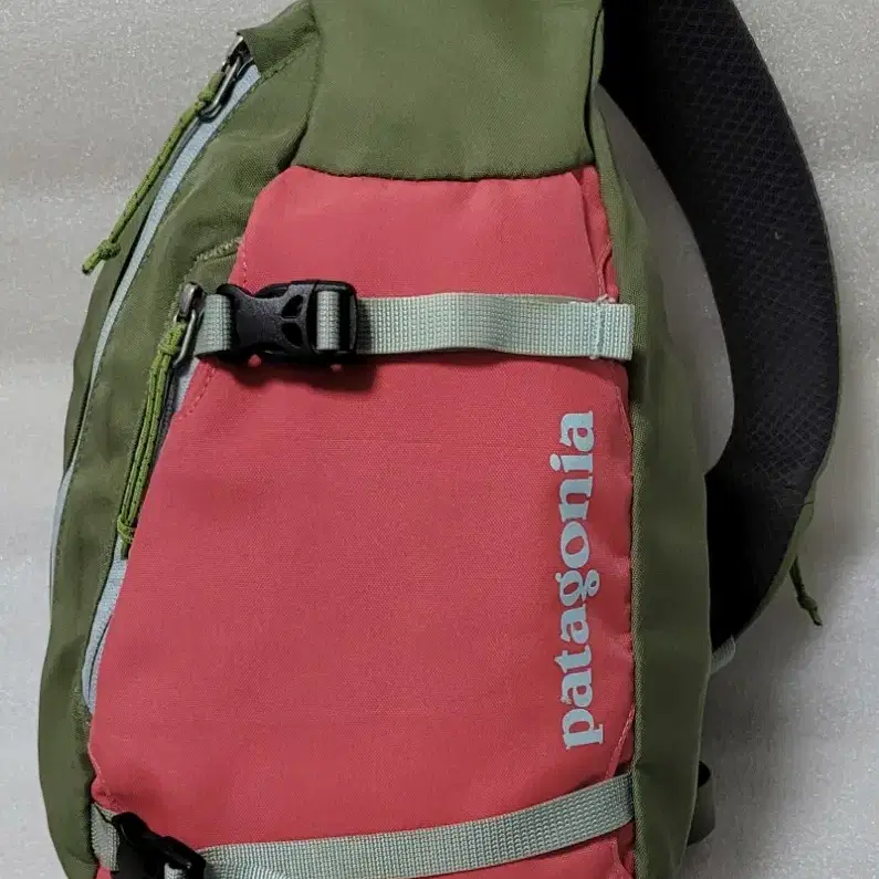 파타고니아 patagonia Atom Sling Bag 슬링백 8리터