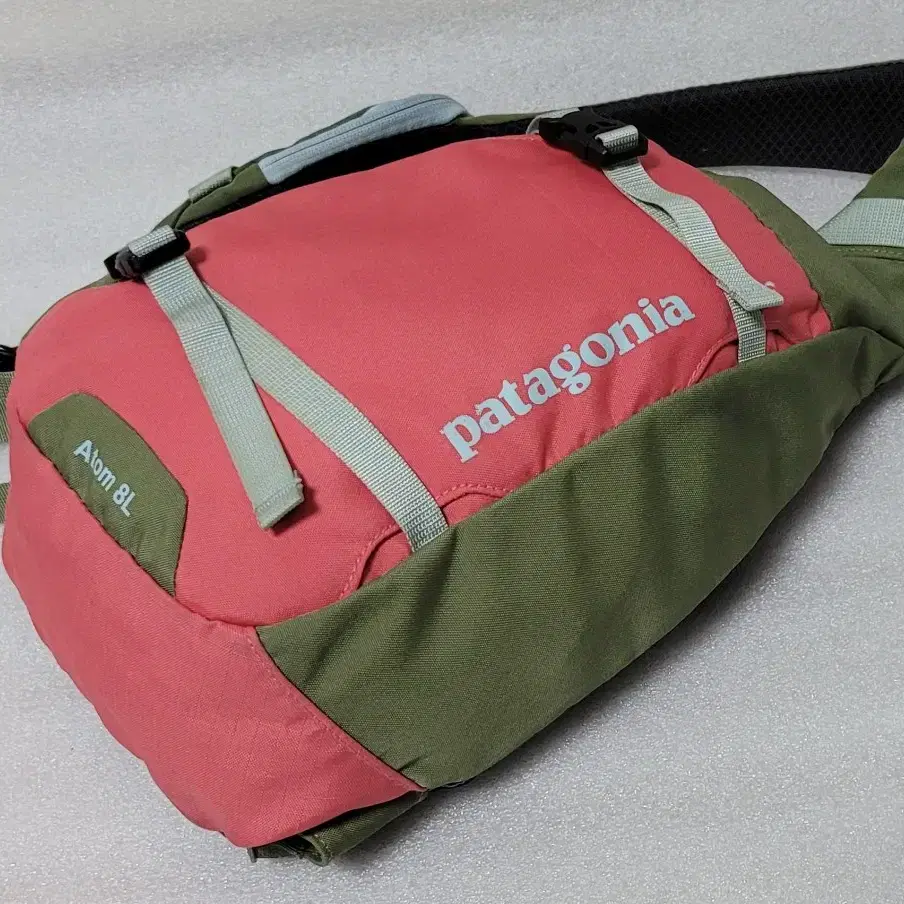 파타고니아 patagonia Atom Sling Bag 슬링백 8리터