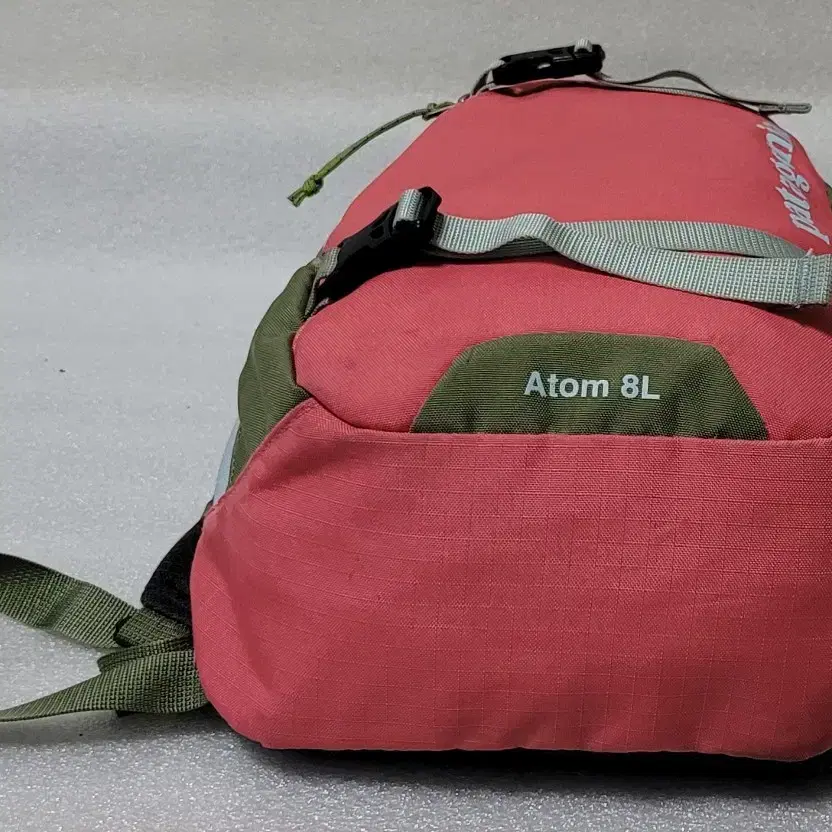 파타고니아 patagonia Atom Sling Bag 슬링백 8리터