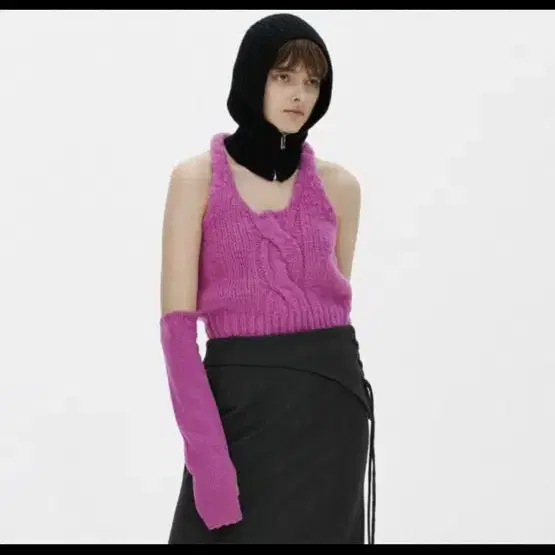 Openyy-GLOVES&CHUNKY HALTER KNIT TOP