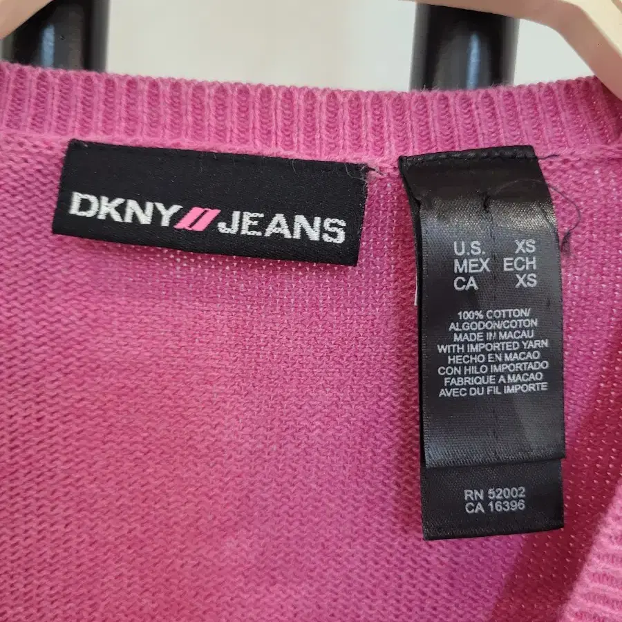 DKNY 자수 크롭 가디건 XS사이즈 55사이즈