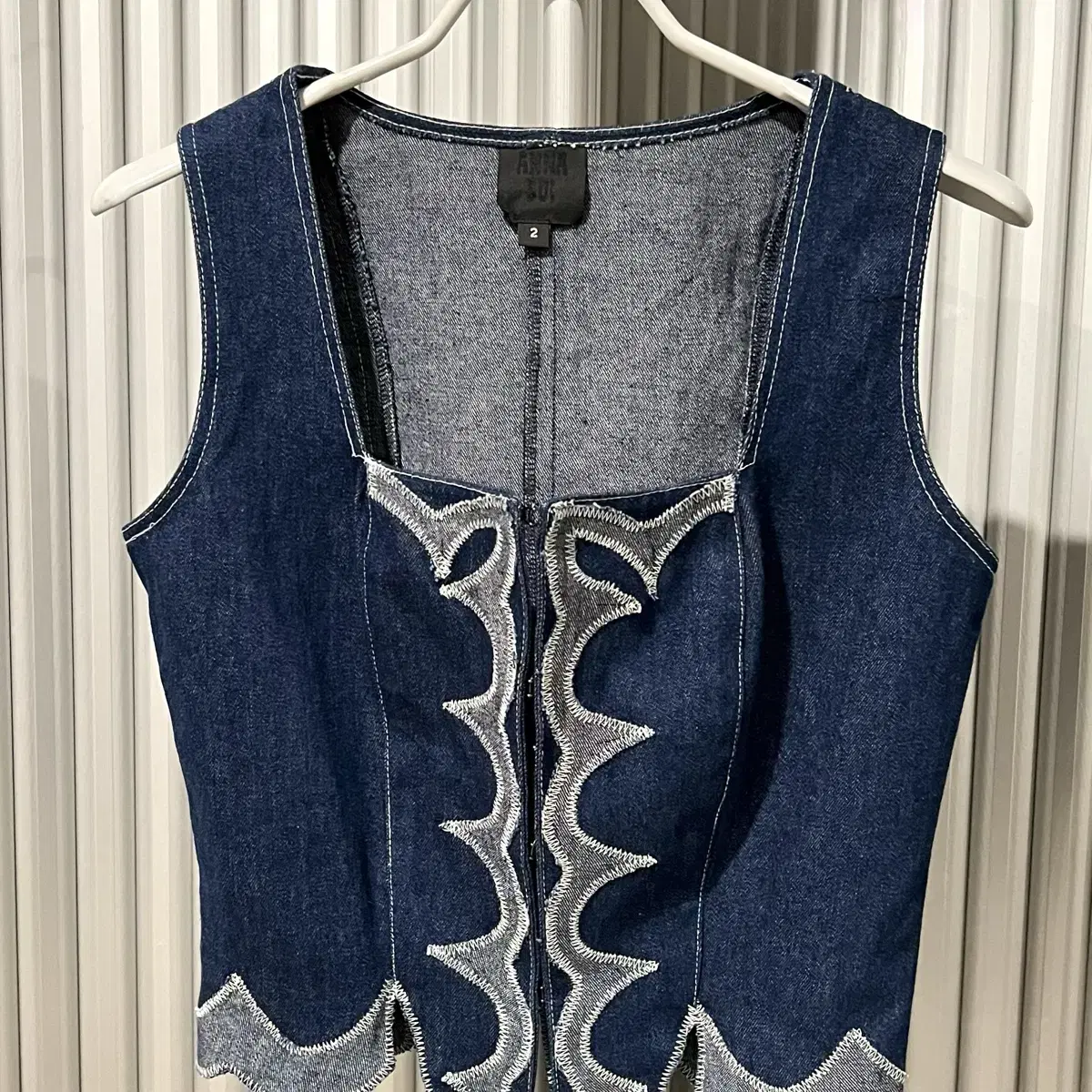 Anna Sui vest