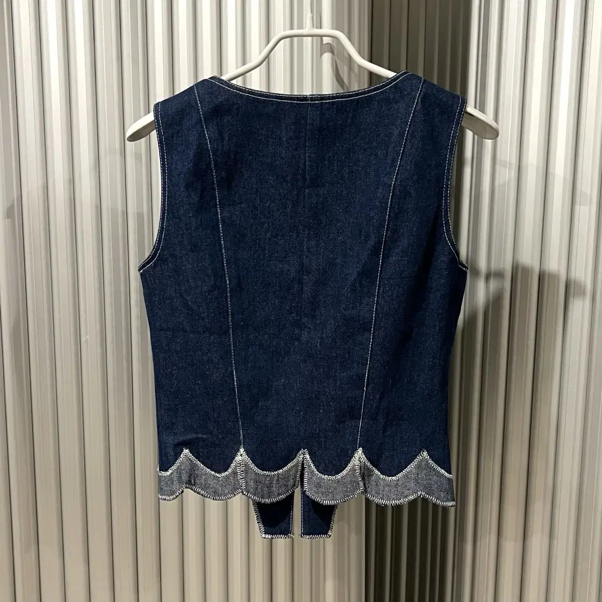 Anna Sui vest