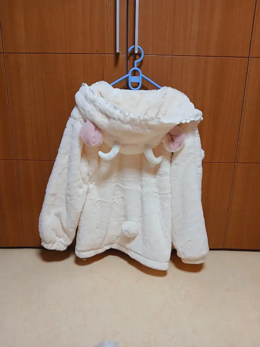 Teddy bear fur hooded coat hoodedZip-up mass production type Lolita Himegaru