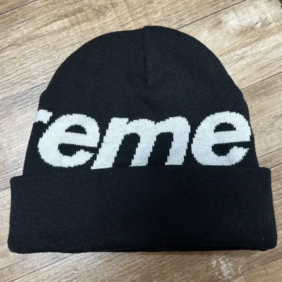 Supreme Big Logo Beanie (슈프림 빅 로고 비니)