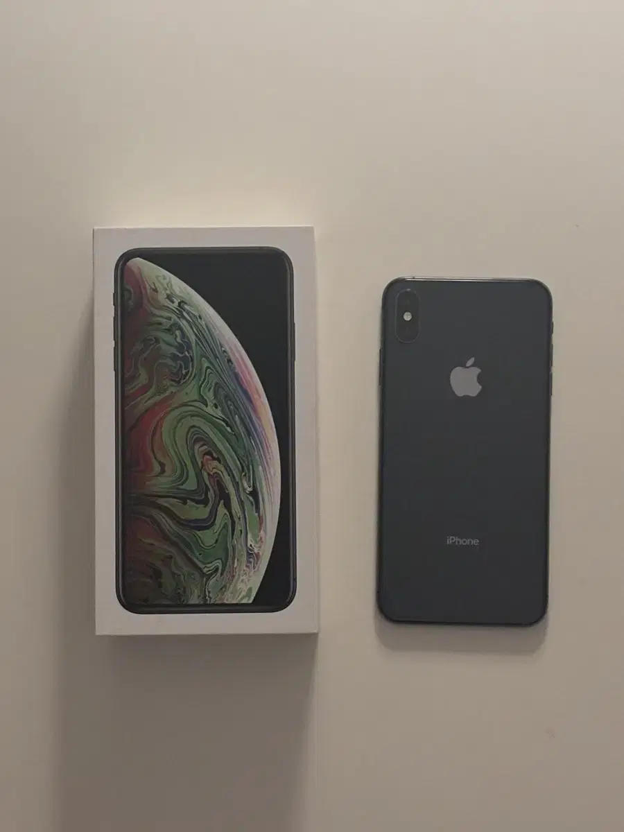 아이폰 XS max 512g 스페이스그레이 판매합니다.