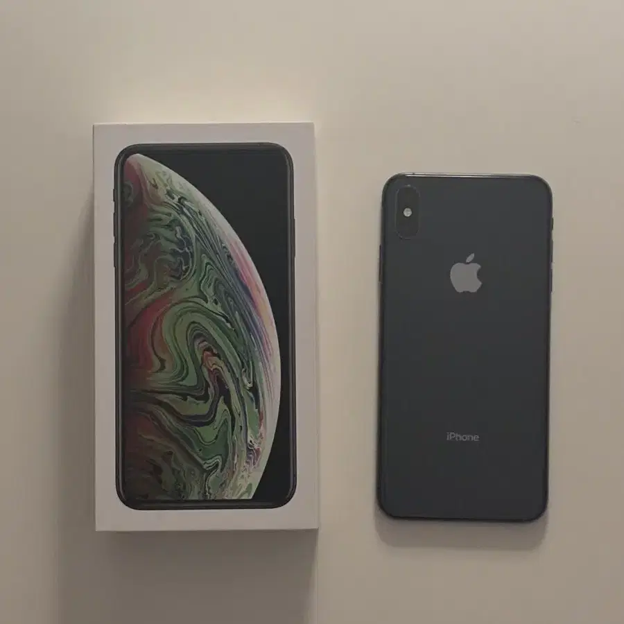 아이폰 XS max 512g 스페이스그레이 판매합니다.