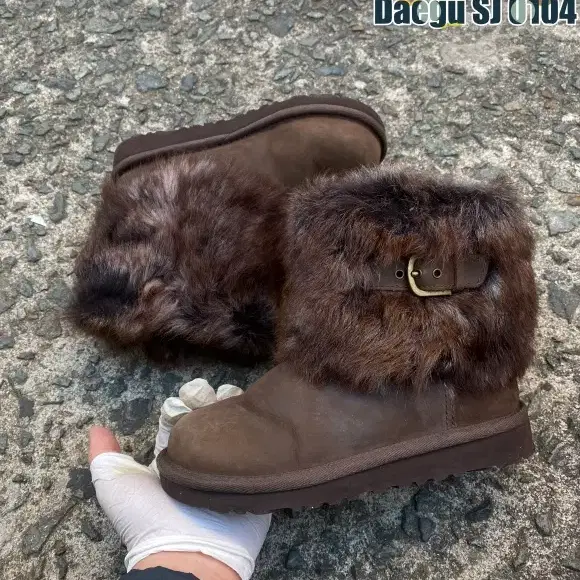 200 어그 UGG Ellee 초콜릿 부츠 윈터부츠