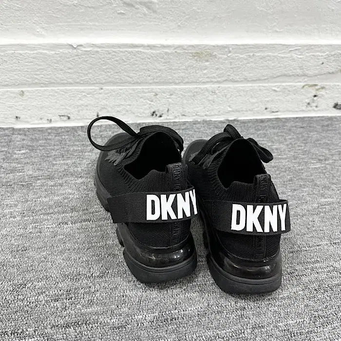 dkny 230