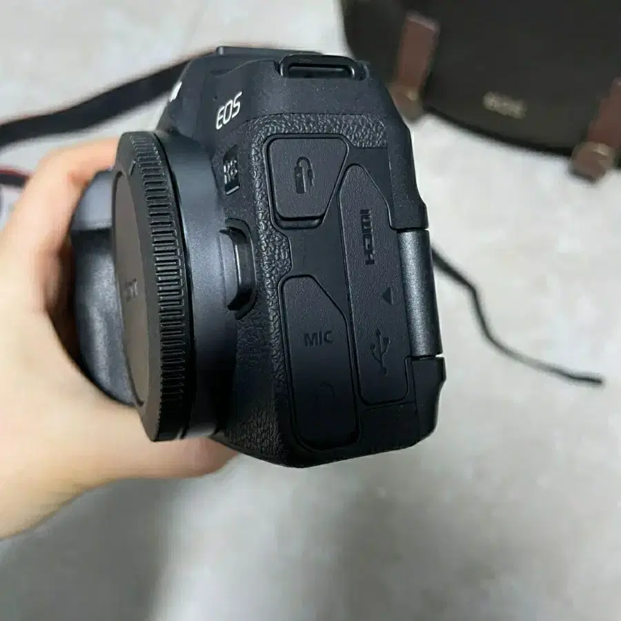 캐논 EOS R8 미러리스