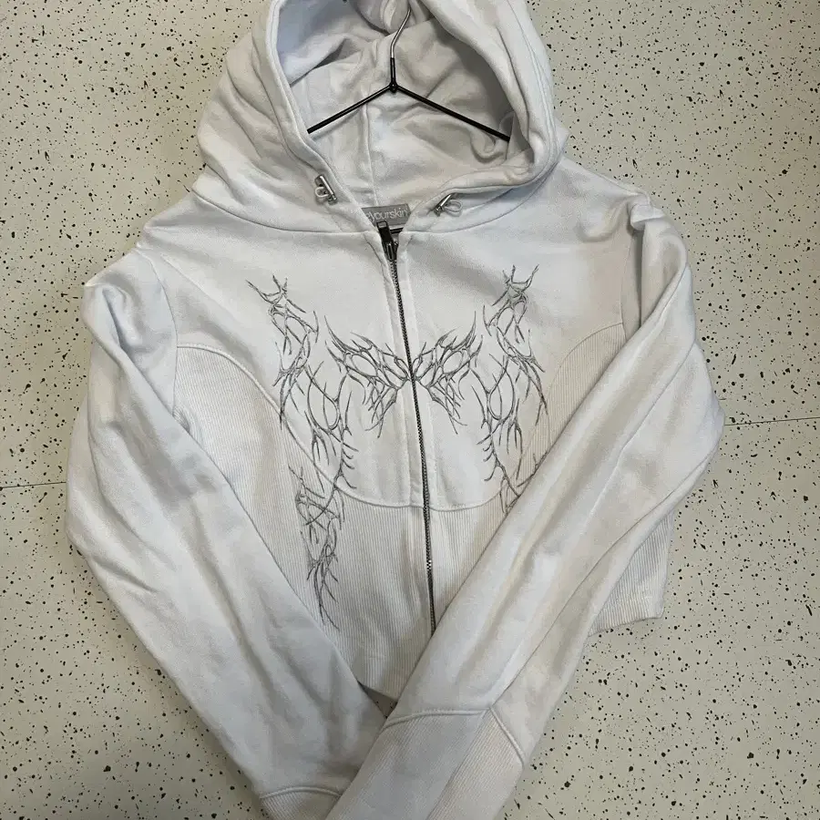 [허그유어스킨] Slim hoodie zip-up (white)