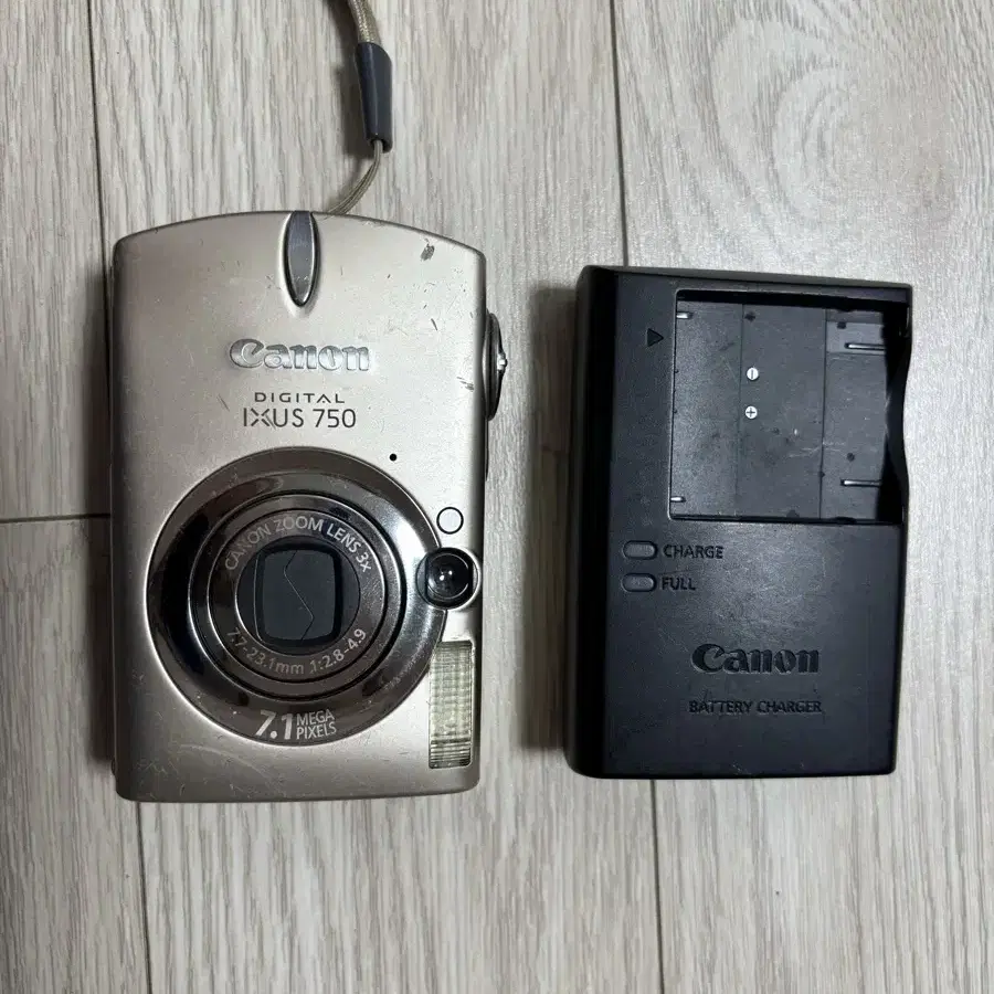 클래식 Canon Digital IXUS 750 카메라