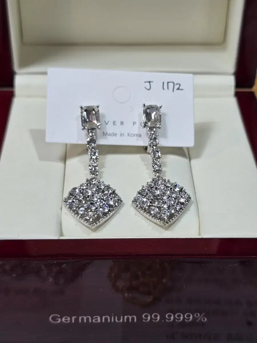 New Arrivals Cubic Setting Earrings