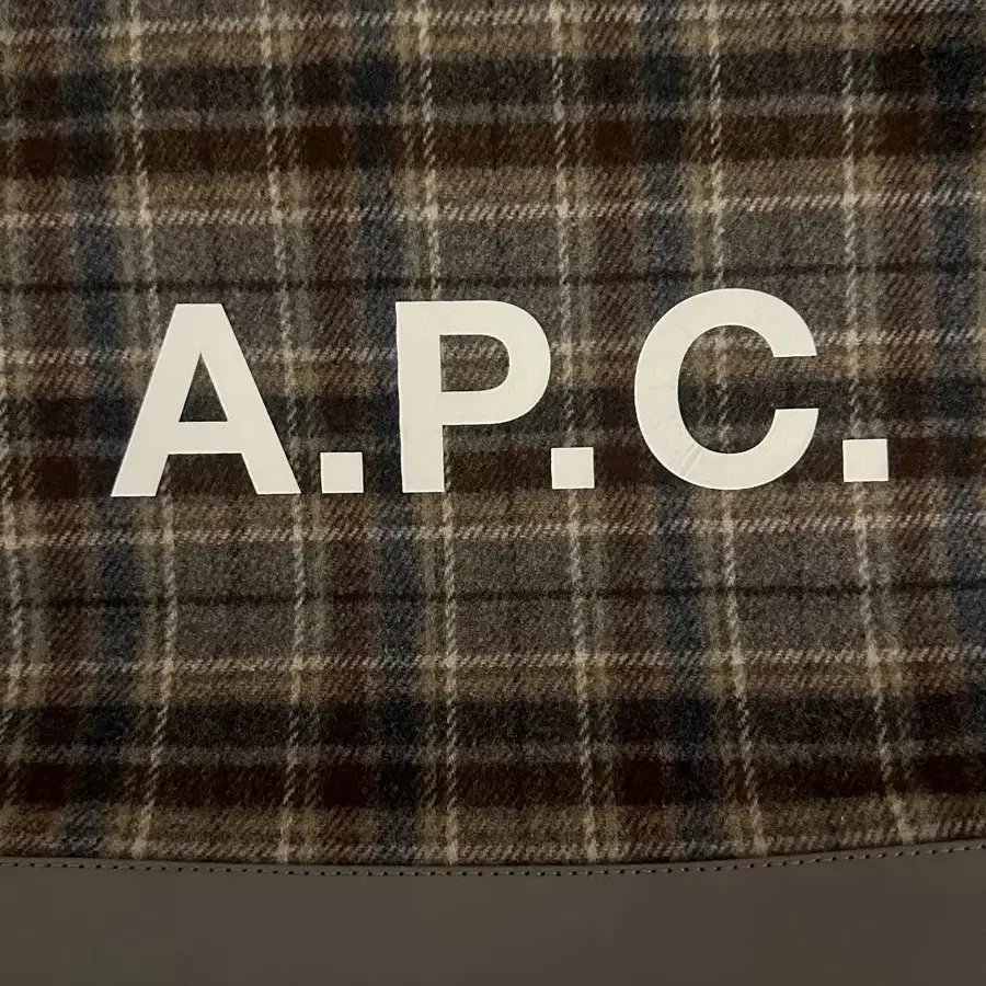 아페쎄 악셀백 체크 APC