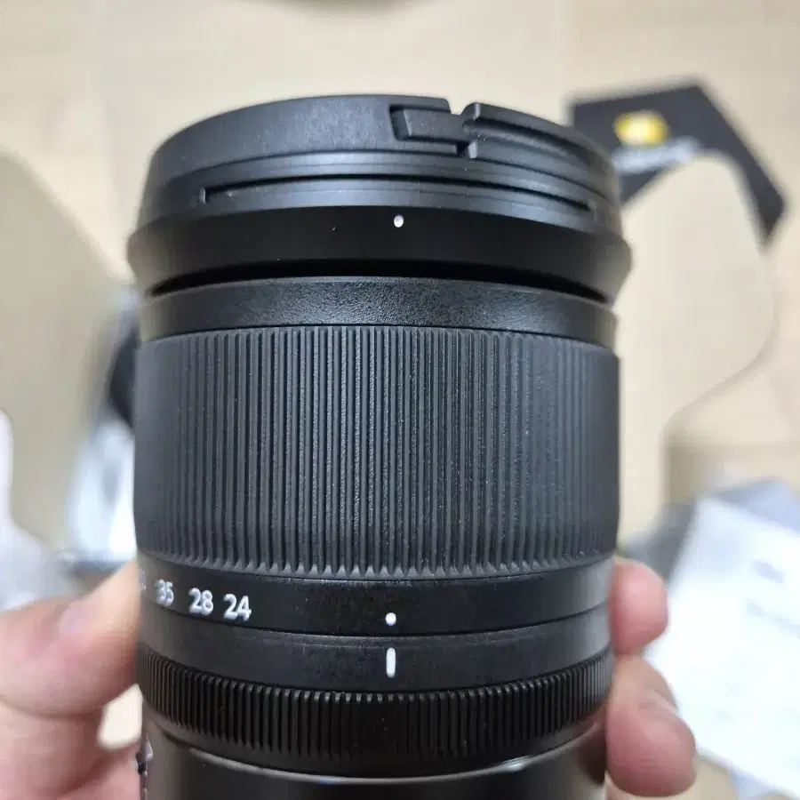 니콘 Z 24-70mm f/4 S 렌즈 팔아요