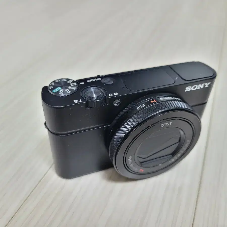 A급 소니 RX100 MARK4 카메라 박스 세트 와 소니 슈팅그립 포함