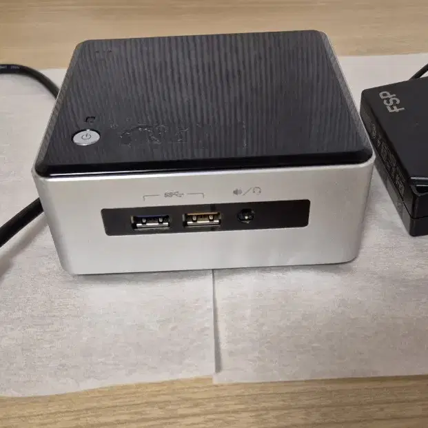 인텔누크 초소형PC (Intel NUC5i7RYH) 팝니다~~