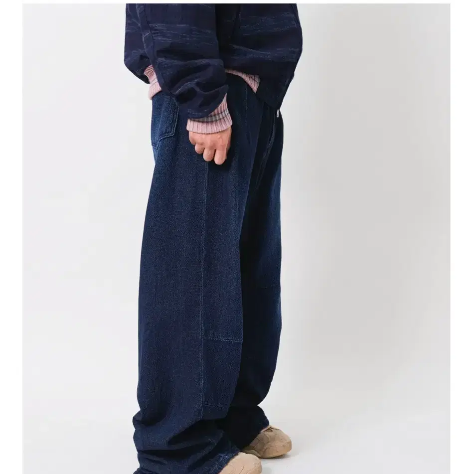 999휴머니티 AV pleats denim pants 인디고 원 워시드