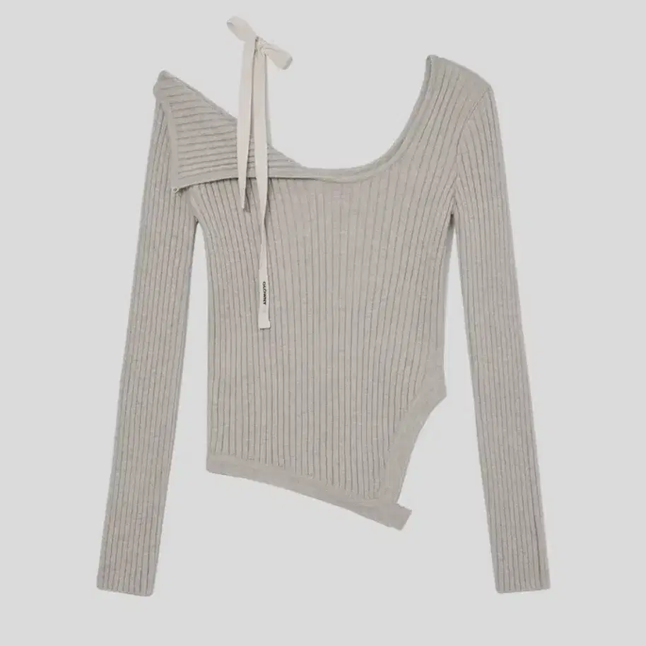 글로니 ISA ASYMMETRICAL KNIT TOP (OATMEAL)