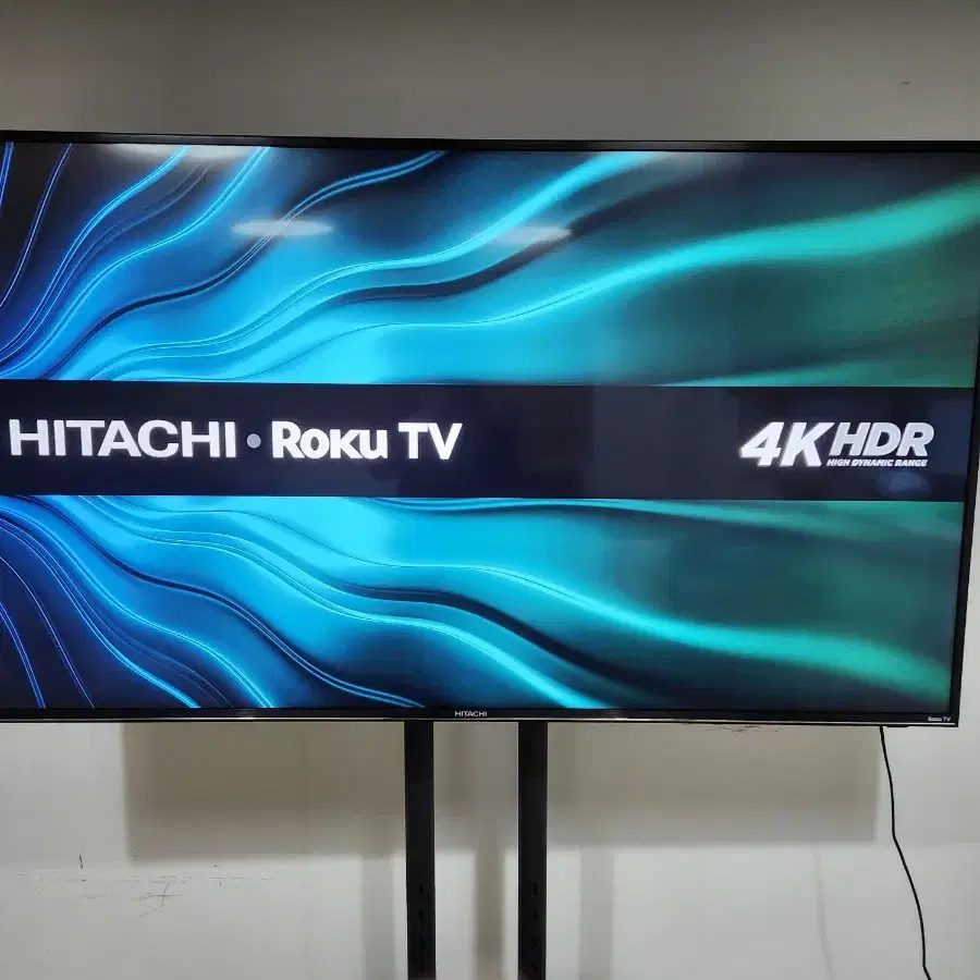 히다찌 65인치 4K 디지털TV 및 거치대 포함