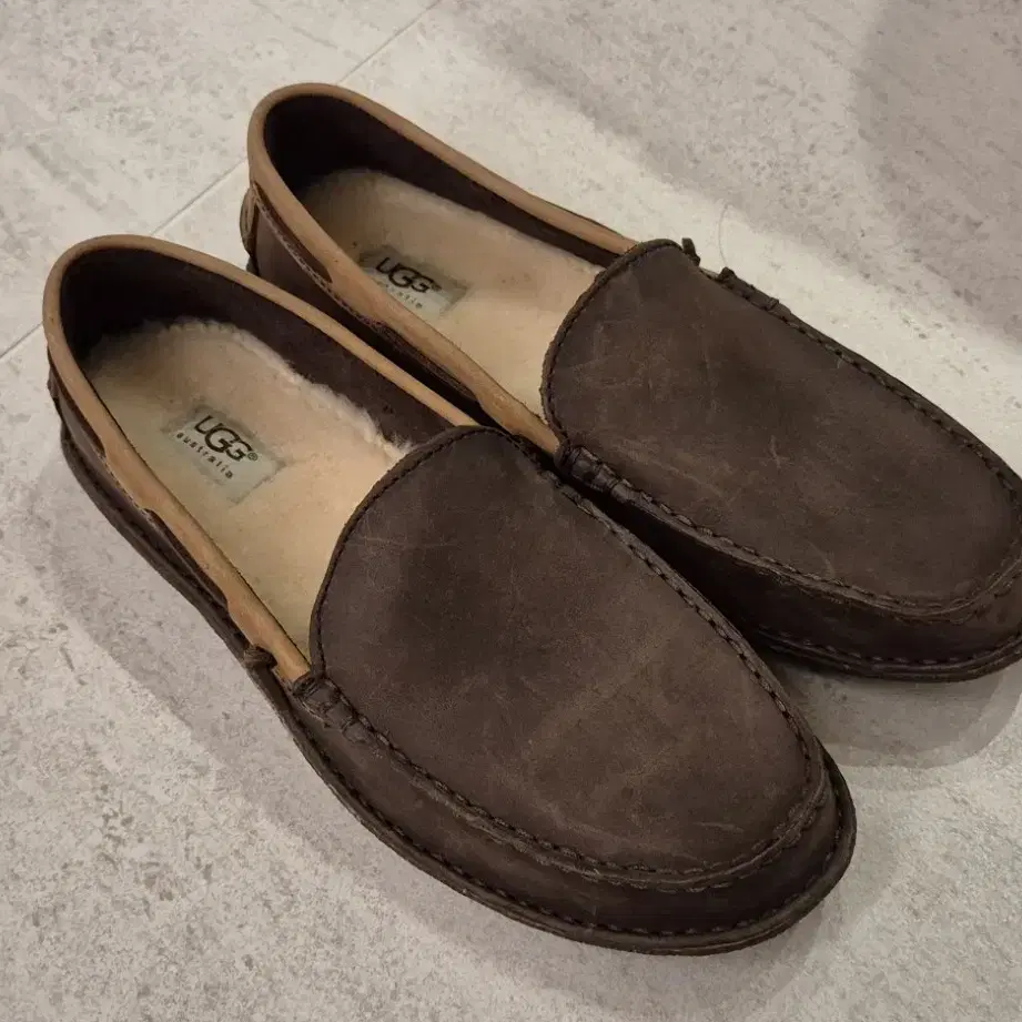 어그 로퍼 UGG 270